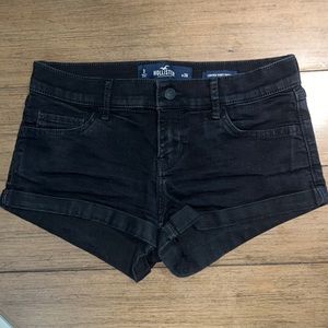 Stretchy low rise short short